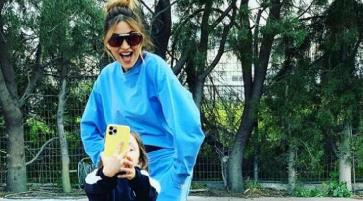 Κωνσταντίνα Ευριπίδου: Μας έδειξε την Αριάδνη να χορεύει σε αποκριάτικους ρυθμούς και είναι αξιολάτρευτη!