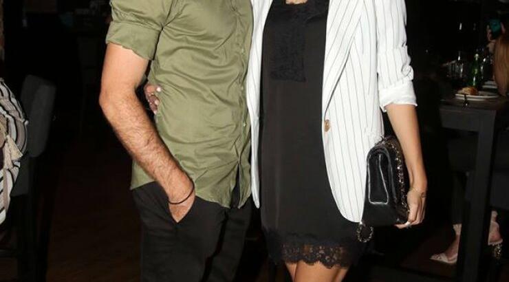 Νεκτάριος Αλεξάνδρου – Κωνσταντίνα Ευριπίδου: Πανηγυρίζουν το πρωτάθλημα του ΑΠΟΕΛ αγκαλιά με τα παιδιά τους!