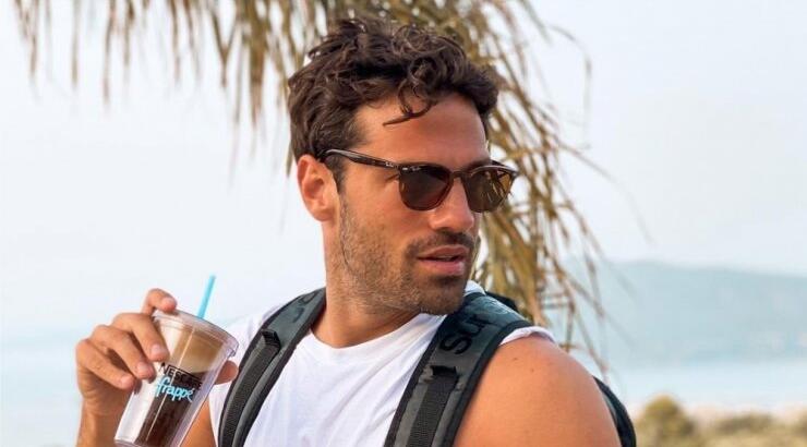 Κωνσταντίνος Αργυρός: Διασκέδασε μαζί με τον βαφτιστικό του στα μπουζούκια [εικόνες] 