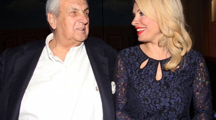 O Δημήτρης Κοντομηνάς έκανε δώρο στον γιο της Ελένης Μενεγάκη και εκείνη το έβγαλε έξω από το σπίτι