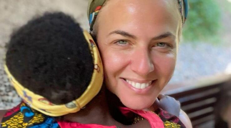 Η Χριστίνα Κοντοβά μας ξεναγεί στο σπίτι που μένει με την κόρη της στην Ουγκάντα! [εικόνες]