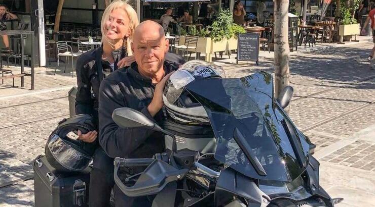 Τζώνη Καλημέρης: Οι πρώτες δηλώσεις για την απόφαση της συντρόφου του να υιοθετήσει παιδάκι από την Ουγκάντα! 