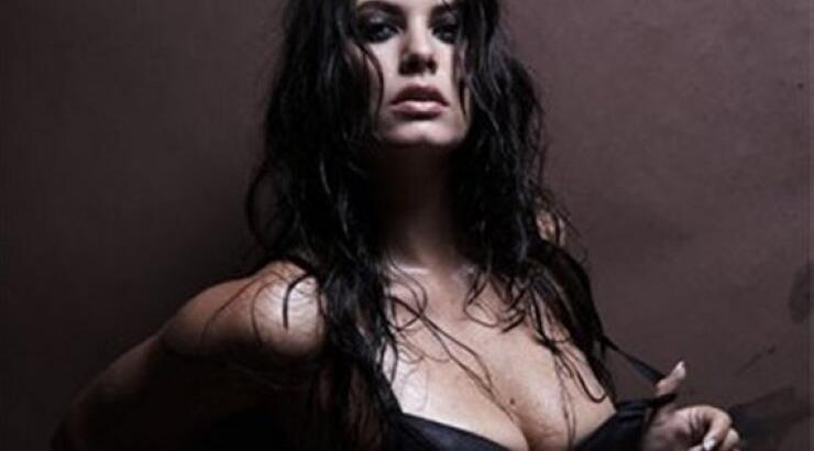 Κορινθίου - Αϊβάζης: αγουροξυπνημένες αγκαλιές στο κρεβάτι 