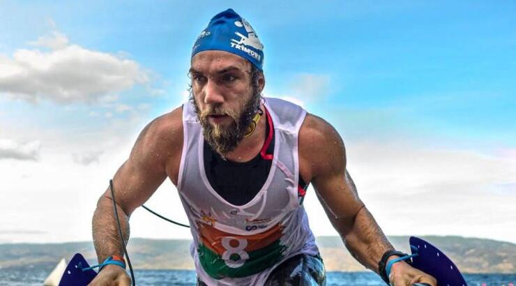 Γιώργος Κόρομι: Αυτός είναι ο κούκλος αδερφός του παίκτη των “Διασήμων” [εικόνες]