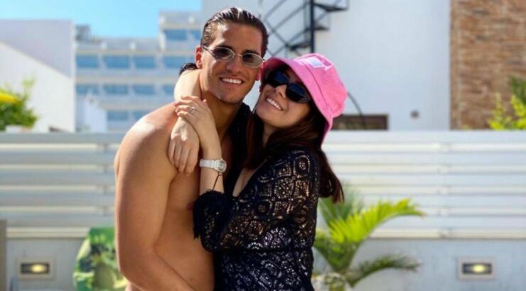 Σωτηρίου – Κορτζιά: Αγκαλιασμένοι στο κρεβάτι! [εικόνα]