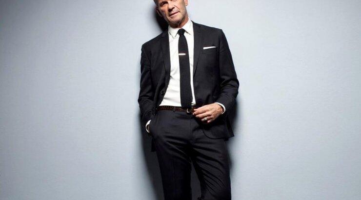 Πέτρος Κωστόπουλος: Στην κηδεία της μητέρα του με τον γιο και την κόρη του! [εικόνα]