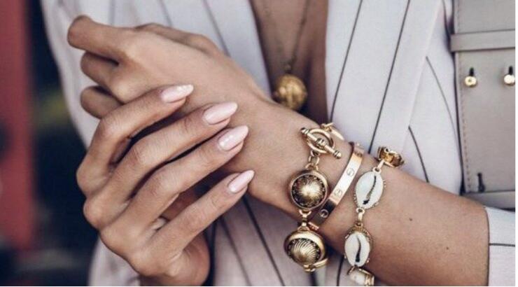 Αυτά τα αξεσουάρ θα κυριαρχήσουν στα καλοκαιρινά outfit μας