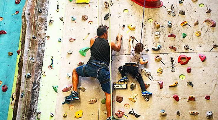 Ποιος Έλληνας ηθοποιός έκανε αναρρίχηση με την 4χρονη κόρη του;