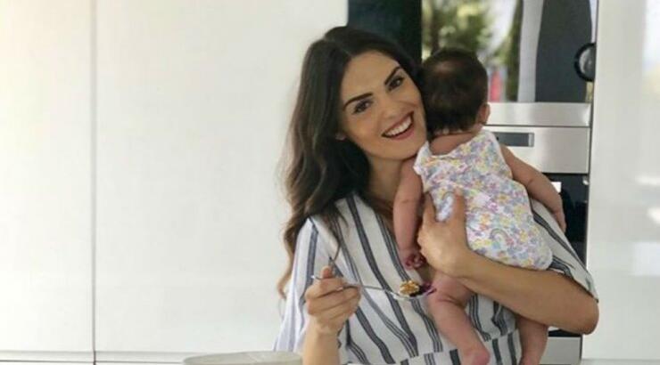 Κρίστη Αγαπίου: Μας έδειξε πρώτη φορά το πρόσωπο της μικρής Ελύσιας και είναι υπέροχη! 