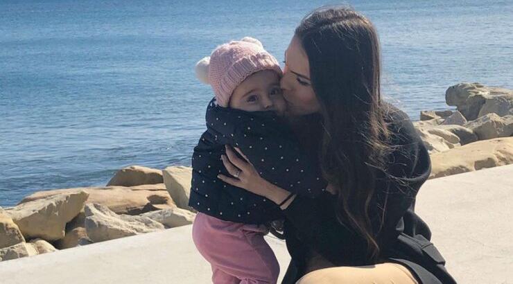 Κρίστη Αγαπίου: Η μικρή Ελύσια είπε τις πρώτες της λεξούλες! [βίντεο]