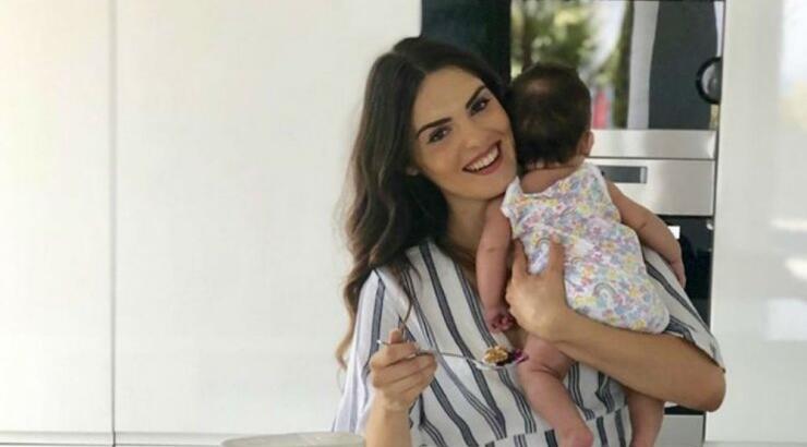 Κρίστη Αγαπίου: Μας έδειξε τη μικρή Ελύσια στην παραλία και είναι υπέροχη! 