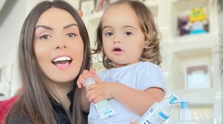 Κρίστη Αγαπίου: Μας έδειξε τη μικρή Ελύσια να τραγουδάει στο σπίτι και τη λατρέψαμε! 