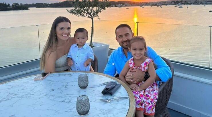 Κρίστη Αγαπίου: Απαθανάτισε τον σύζυγό και την κόρη της να χορεύουν στην πισίνα [βίντεο]