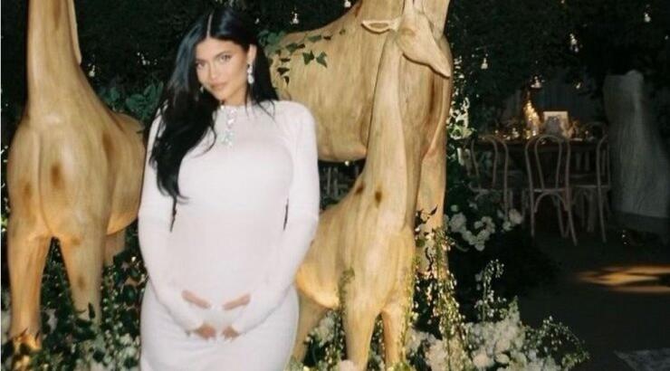Kylie Jenner: Το baby shower υπερπαραγωγή λίγο πριν γεννήσει! [εικόνες]