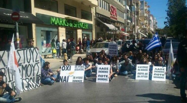 «Δεν έχουμε χρήματα ούτε για να φάμε» λένε Κύπριοι φοιτητές στην Aθήνα