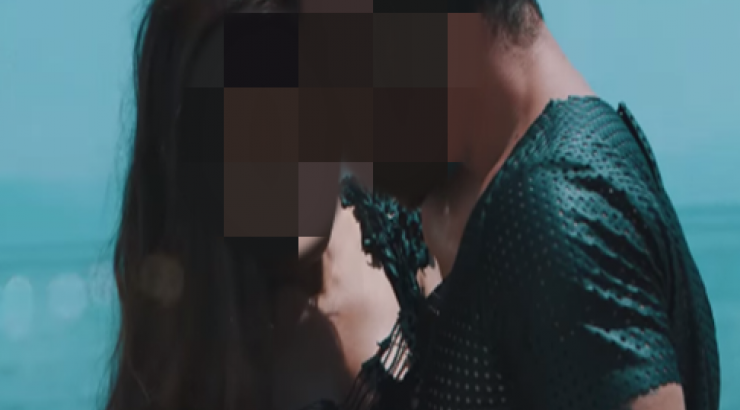 Τρυφερό τετ α τετ σέξι Κύπριου ηθοποιού με σέξι Ελληνίδα