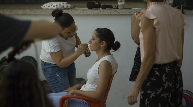 Η Χριστιάνα Λακκοτρύπη φωτογραφήθηκε με τις κόρες της για τη Madame Figaro Οκτωβρίου! [βίντεο]