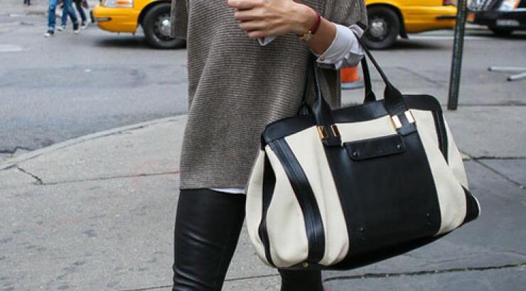 Δερμάτινο παντελόνι: Πώς να το φορέσεις τις γιορτές 