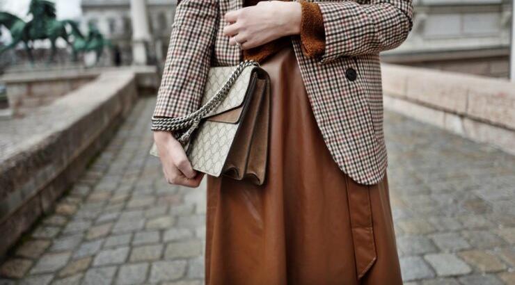 Η δερμάτινη φούστα για όλες τις ώρες