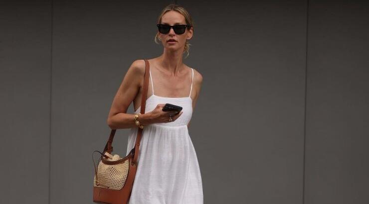 Λευκό φόρεμα: 7 looks για να φορέσεις στην πόλη ή το νησί
