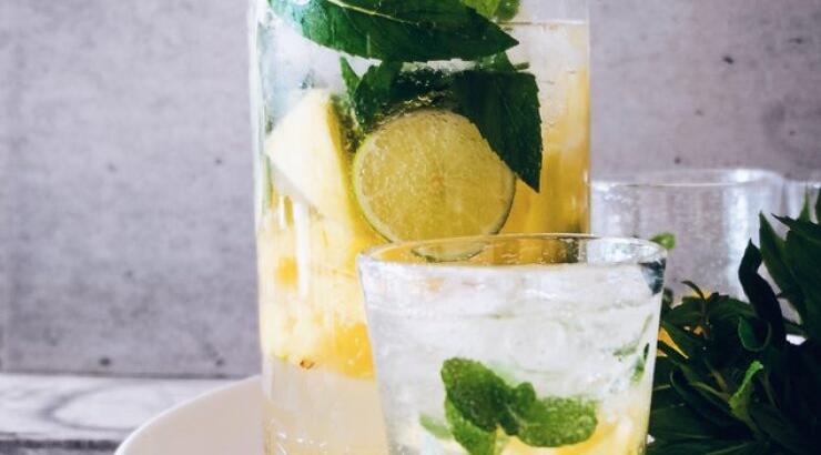 5 λόγοι που πρέπει να πίνεις το πρωί νερό με λεμόνι!