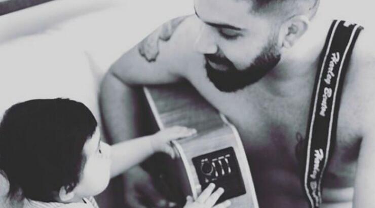 Ανδρέας Λέοντας: Αποκάλυψε σε ποιον μοιάζει ο ενός έτους γιος του! 