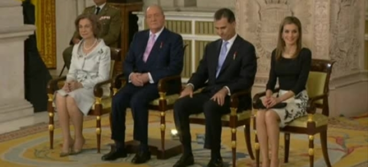  Η Λετίθια και η κίνηση προς τις κόρες της στην παραίτηση του Ισπανού βασιλιά που τράβηξε τα βλέμματα όλων 