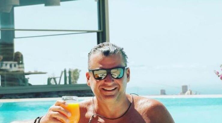 Ο Γιώργος Λιάγκας φωτογραφίζει τους γιους του στις καλοκαιρινές τους διακοπές! [εικόνες]