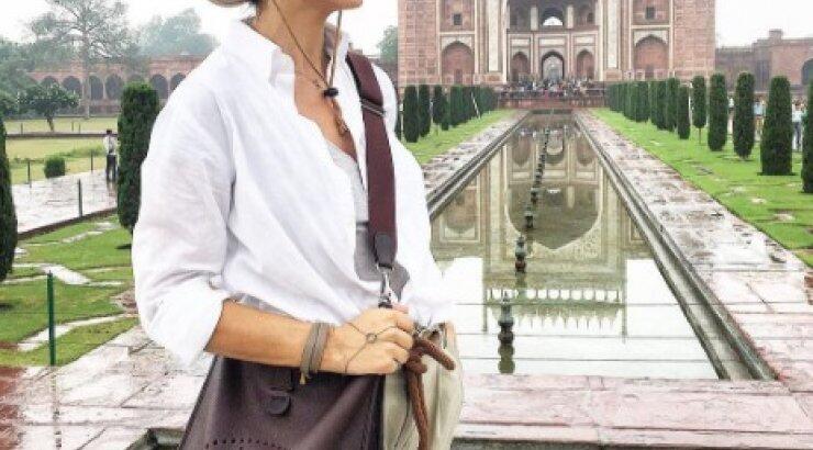 Ramona Filip: Το απίστευτο τατουάζ της σε όλη την παλάμη του χεριού της που έκανε στην Ινδία!