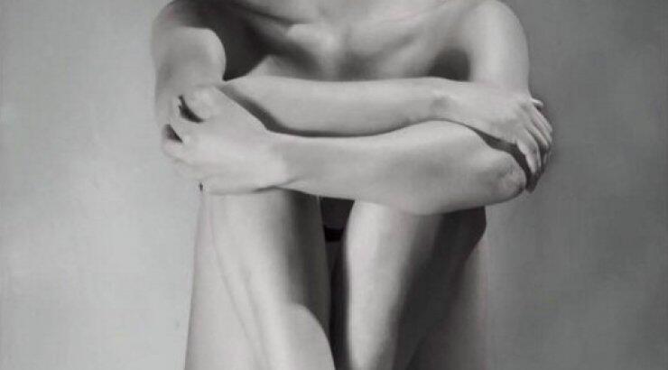 Επώνυμη Κύπρια φωτογραφήθηκε ολόγυμνη!