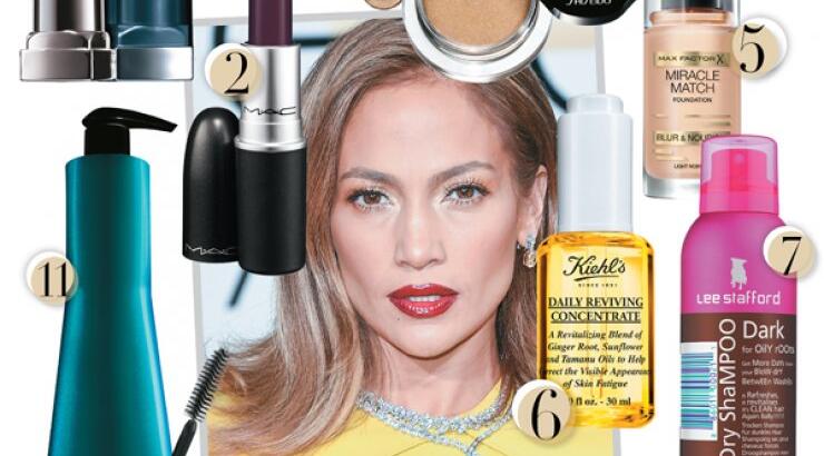 Χείλη έντονα και βλέμμα λαμπερό: Το αγαπημένο look της σεζόν!