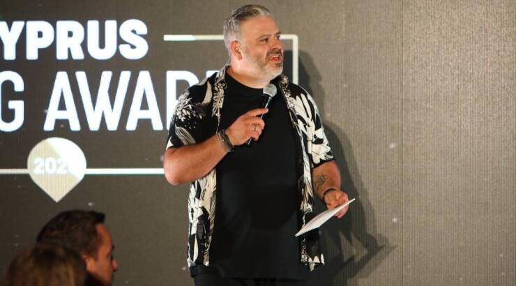 Η εμφάνιση του Λούη Πατσαλίδη στα Cyprus Eating Awards σίγουρα δεν έχει ξαναγίνει από παρουσιαστή! 