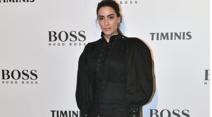 H Λουκία Σεργίδου εντυπωσιάζει με το μαύρο μίνι φόρεμα της