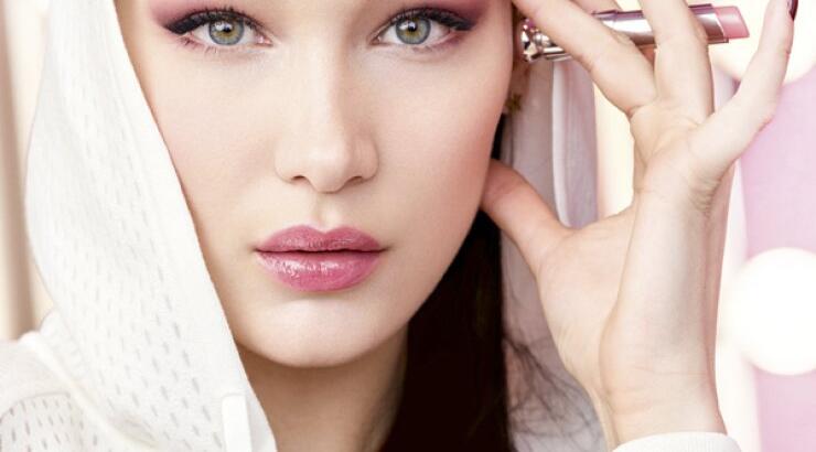 Dior Lip Glow: Το απόλυτο balm χειλιών που αναβιώνει το χρώμα 