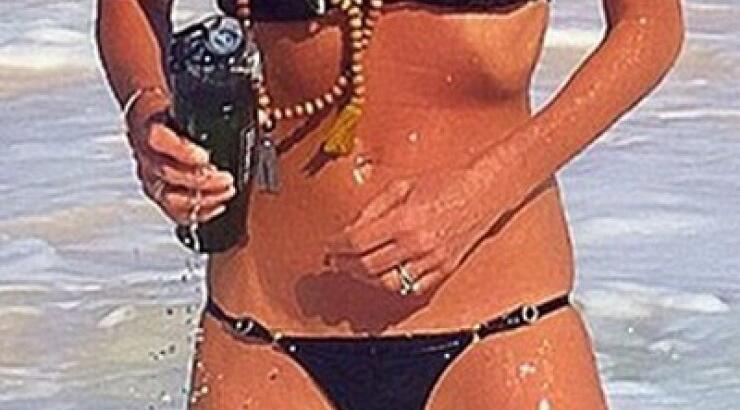 Σε ποια διάσημη 50άρα ανήκει αυτή η κορμάρα; [εικόνα]