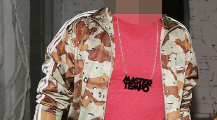 Ποιος Έλληνας τραγουδιστής δεν πήγε στα βραβεία MAD δηλώνοντας "Δεν μπορώ να γελάσω! Η χώρα κλαίει"