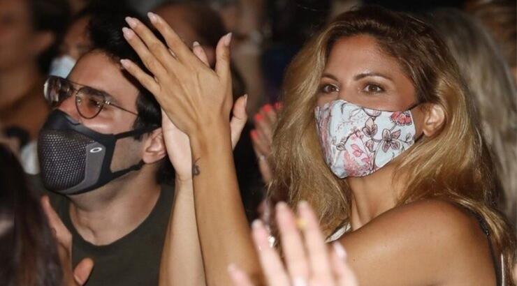 Ιαν Στρατής: Πως απαντάει στο ενδεχόμενο να επισημοποιήσει τη σχέση του με την Μαίρη Συνατσάκη μέσα στο 2022 [βίντεο]