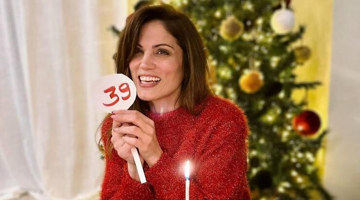 Μαίρη Συνατσάκη: Έκλεισε τα 39 και το γιόρτασε με την πιο ιδιαίτερη τούρτα [εικόνες]