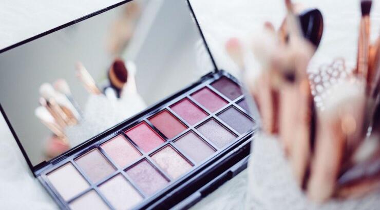Όλα όσα θέλετε να γνωρίζετε για την ημερομηνία λήξης των προϊόντων μακιγιάζ! 