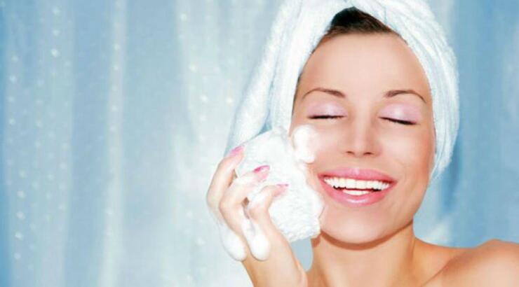 Αυτοί είναι οι τρόποι για να αφαιρείτε εύκολα και γρήγορα το μακιγιάζ σας