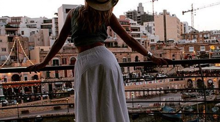 Είναι επίσημο! Ποια Ελληνίδα  παρουσιάστρια ανεβαίνει τον ερχόμενο Σεπτέμβριο τα σκαλιά της εκκλησίας;