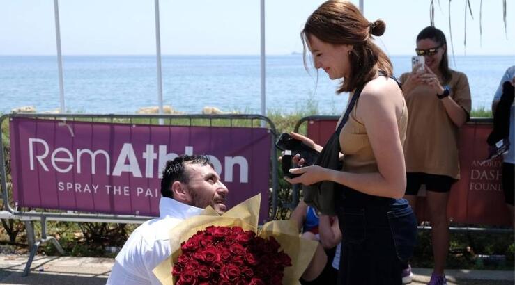 Η συγκινητική πρόταση γάμου στον Μαραθώνιο στη Λεμεσό [εικόνα]