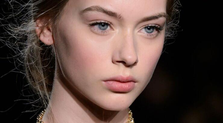 Αυτό το αξεσουάρ κοστίζει λίγο και θα σου χαρίσει λαμπερές εμφανίσεις τις γιορτές