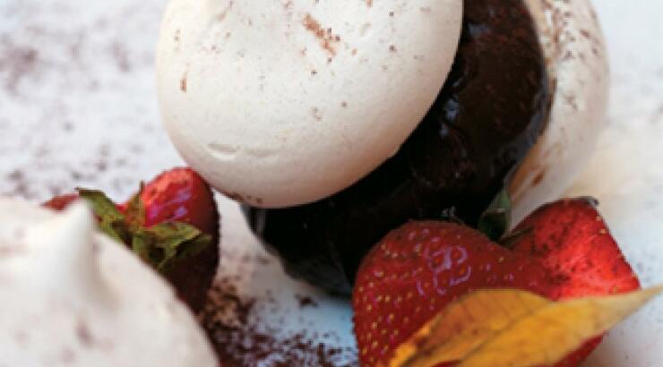 Μαρέγκες με μους σοκολάτας