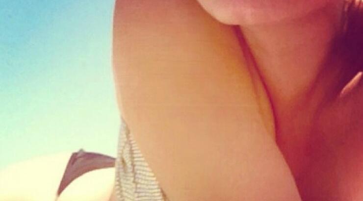 Ποια Ελληνίδα ηθοποιός αναστατώνει τις παραλίες;