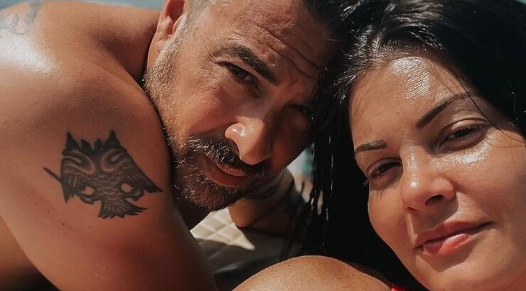 Μαρία Κορινθίου: Η τούρτα έκπληξη για τα γενέθλια του Γιάννη Αιβάζη και η οικογενειακή τους εικόνα