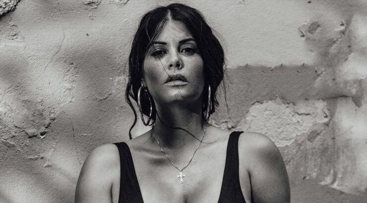 Μαρία Κορινθίου: Φωτογραφήθηκε με την Παναγία και δέχθηκε τα "πυρά" των followers της [εικόνα]