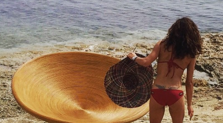 Η πίσω όψη επώνυμης Κύπριας!