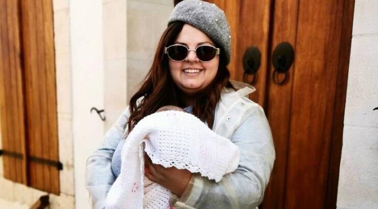 Η Μαριλένη Σταύρου με matchy – matchy outfit με την τριών μηνών κορούλα της, Μαλβίνα! [βίντεο]