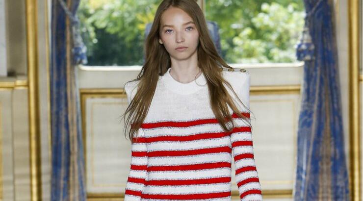 Επένδυσε στο marine ριγέ για κομψές εμφανίσεις